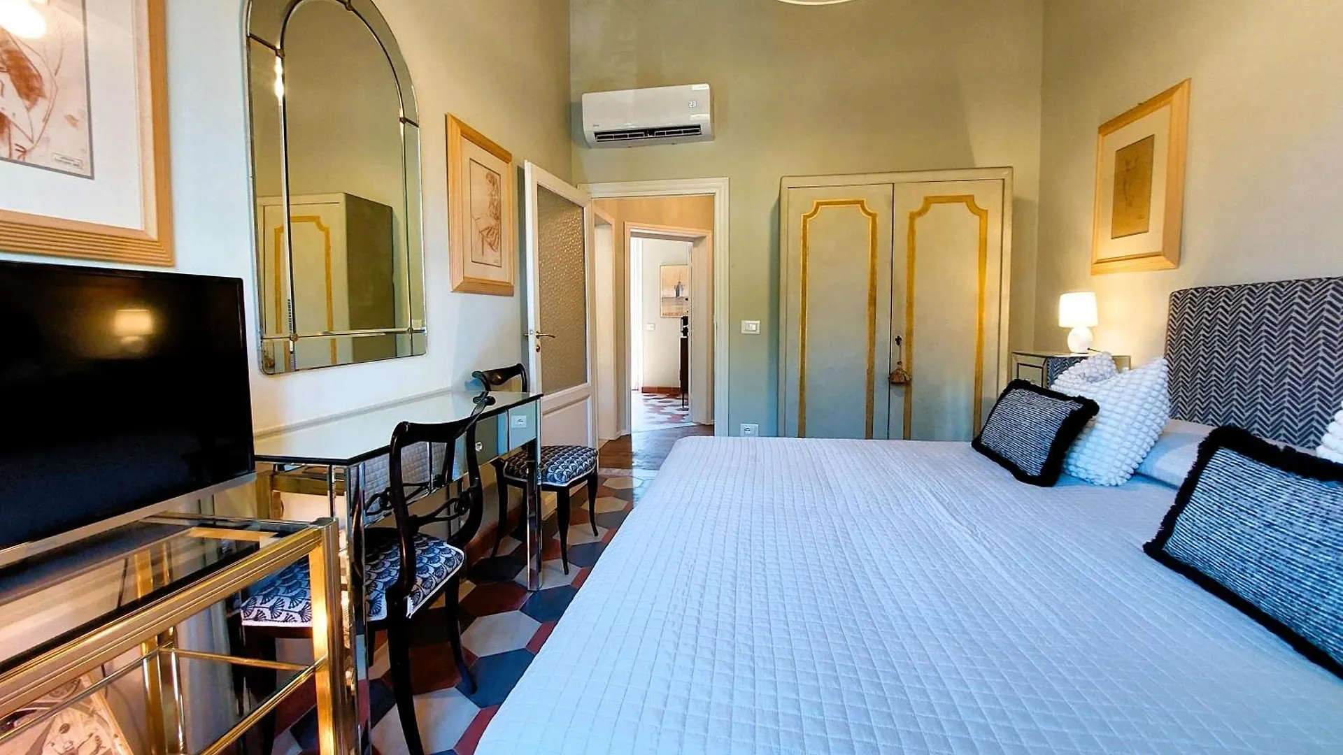 Greenhouse Florenz Apartment
