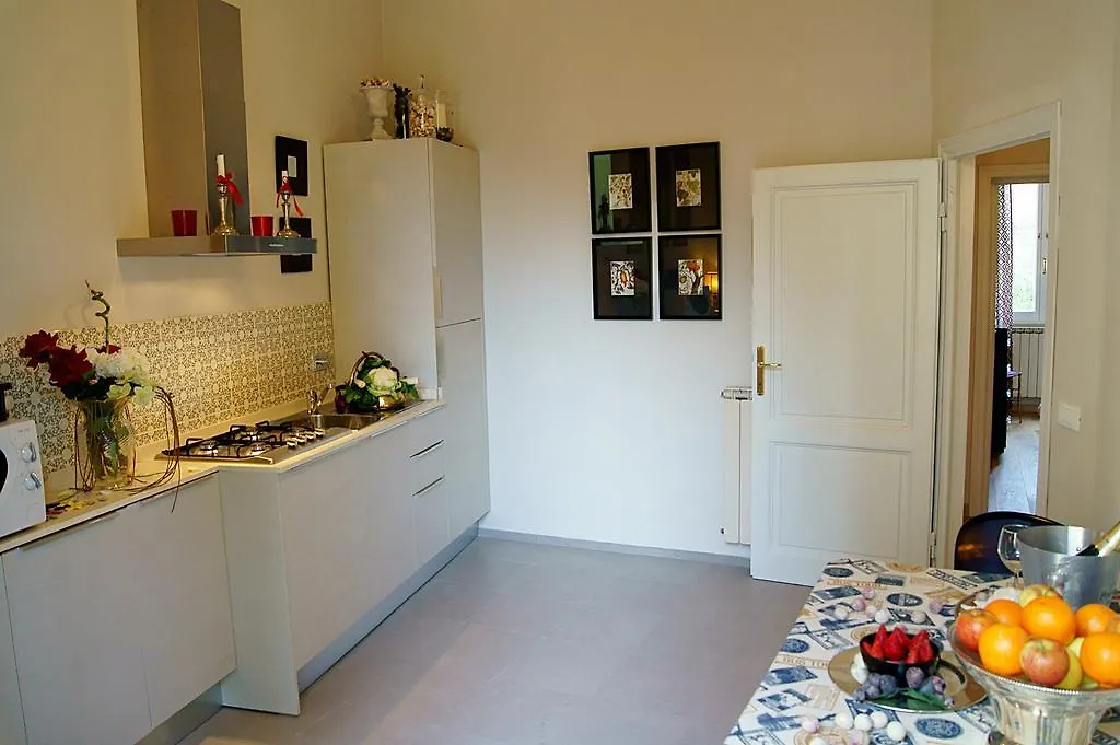 Apartment Greenhouse Florenz Italien
