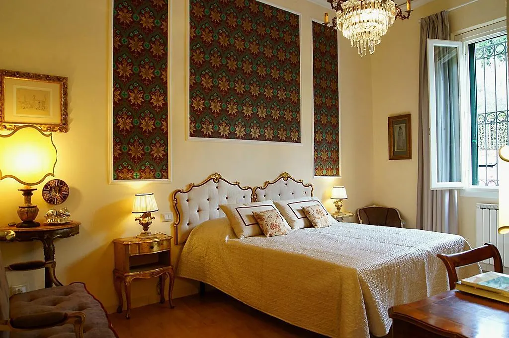 Apartment Greenhouse Florenz Italien